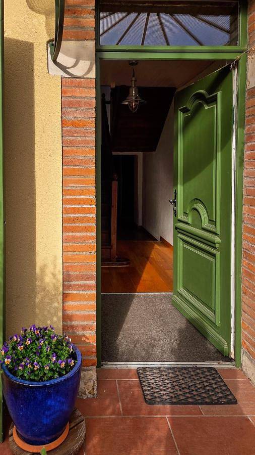 Gîte pour 3 personnes, avec Terrasse ainsi que Jardin et Piscine à Lézat-sur-Lèze - 2