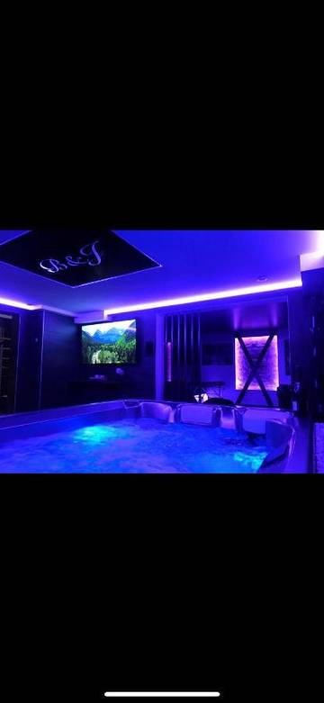 Gîte pour 2 personnes, avec jacuzzi et terrasse à Metz
