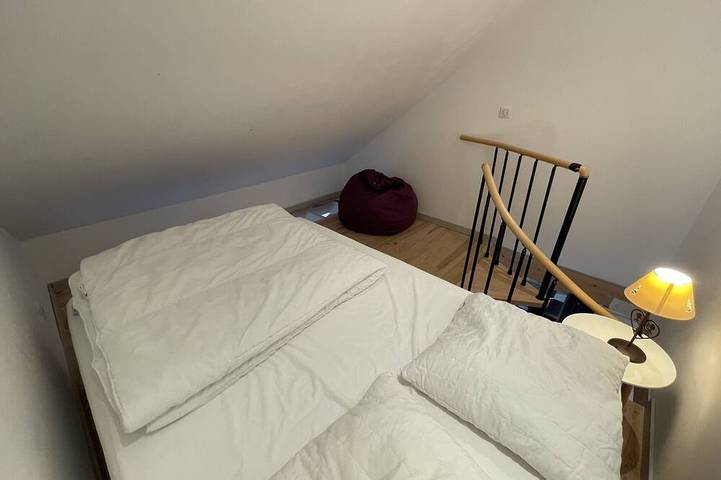 Gîte pour 4 personnes, avec jardin à Albepierre-Bredons - 2