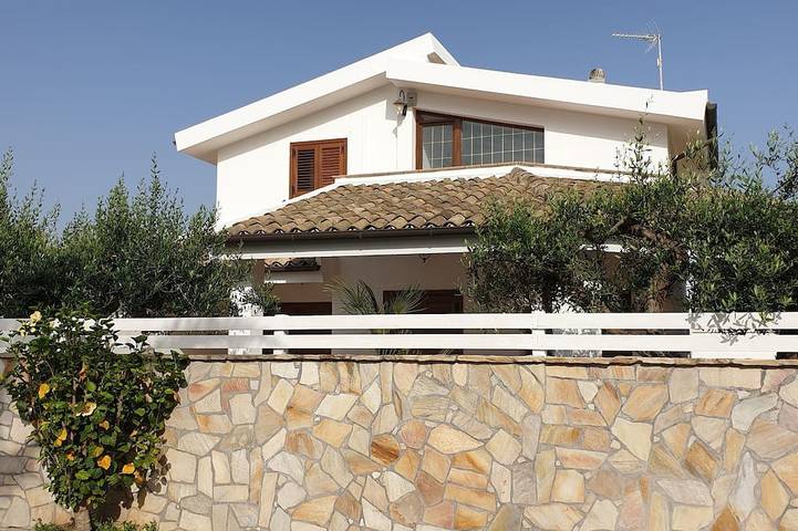 Villa pour 8 personnes, avec balcon et jardin à Mazara del Vallo