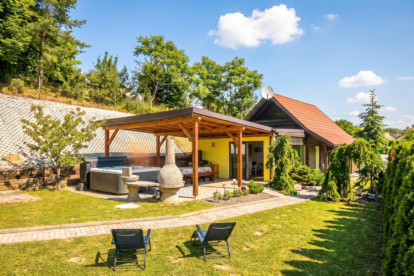 Ladybug House Nature Retreat w/ Jacuzzi in Moravske Toplice, Slovenia