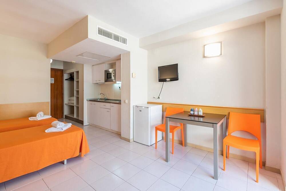 Entire apartment, Modern apartment 3 minutes from the beach in Salou, Costa Dorada
