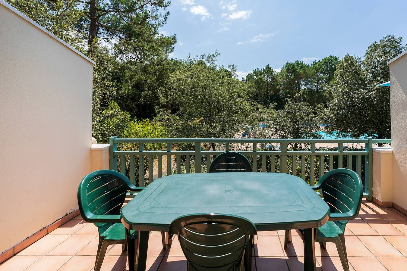 Ganze Wohnung, Ferienwohnung 'Appartement Domaine De Pinsolle' mit privater Terrasse und Balkon in Soustons, Côte d’Argent