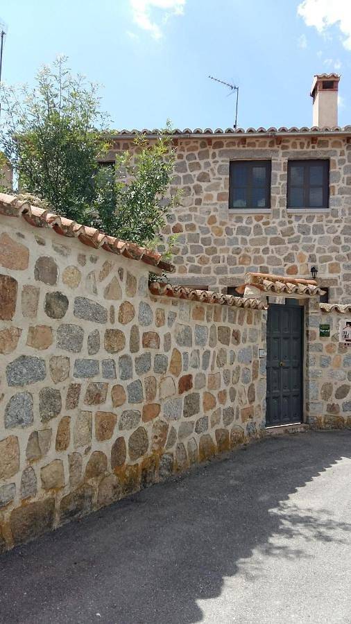 Casa rural para 7 personas, con Terraza y Jardín además de Piscina y Vistas en Narrillos de San Leonardo