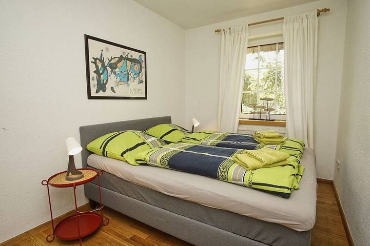 Ganze Wohnung, Großzügige Ferienwohnung mit Terrasse und Garten im ruhigen Landhaus Wildrose - in Pantow, Zirkow