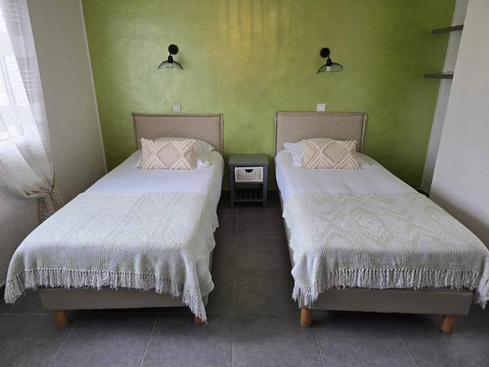 Hôtel pour 2 personnes, avec jardin ainsi que piscine et vue à Manosque - 3