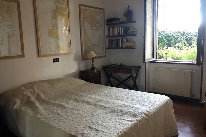 Villa immersa nel verde al mare vicino Roma in Nettuno, Provincia di Roma