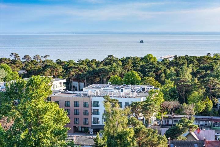 Apartament wakacyjny dla 4 osób, z Taras i Jacuzzi oraz Ogród i Basen w Jurata (Jastarnia)