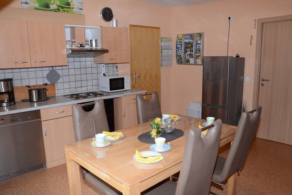 Ganze Wohnung, Ferienwohnung am Eisenberg in Korbach-Goldhausen - Ferienwohnung am Eisenberg in Korbach, Waldecker Land