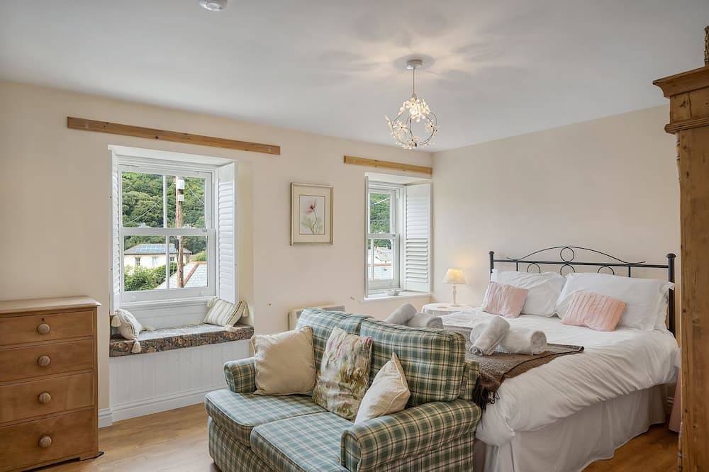 A traditional seaside cottage, with sea views and an easy walk to Portreath. in Portreath, Cornwall