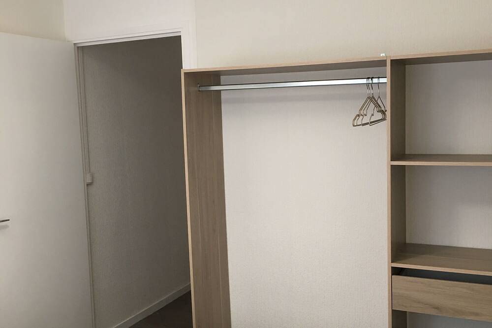 Entire apartment, Très Beaux 2 Pièces de 50m2 Proche Vélizy in Meudon, Hauts-de-Seine