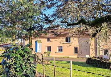 Gîte pour 4 personnes, avec jardin et vue dans La Chapelle-Largeau