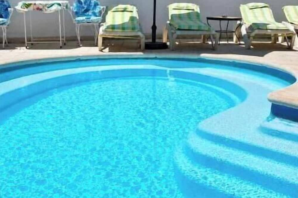 Chalet familiar con piscina privada cerca de Puy du Fou Toledo in El Casar de Escalona, Provincia de Toledo