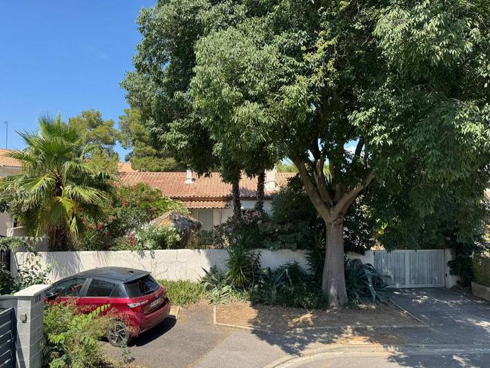 Location de vacances pour 8 personnes, avec piscine ainsi que vue et terrasse à Lattes - 2