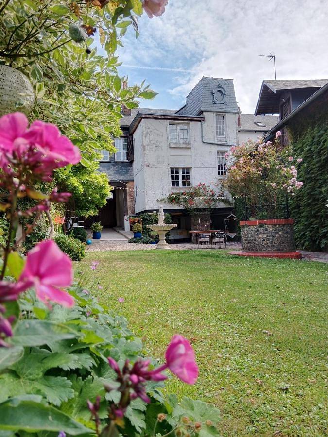 Chambre d’hôte pour 4 personnes, avec Terrasse ainsi que Jardin et Vue