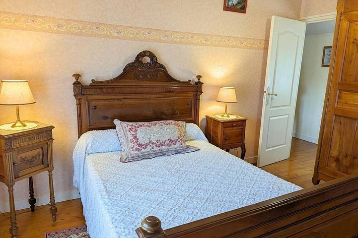 Gîte pour 5 personnes, avec jardin dans Saint-Genis-d'Hiersac - 2