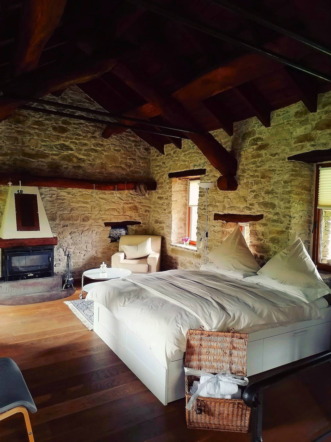 Antica residenza immersa nella natura in Mombarcaro, Langhe