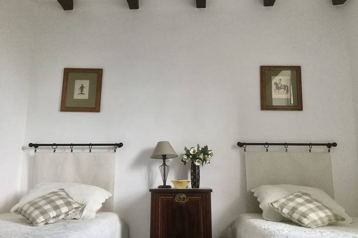 Location de vacances pour 6 personnes, avec jardin à La Capelle-et-Masmolène - 2