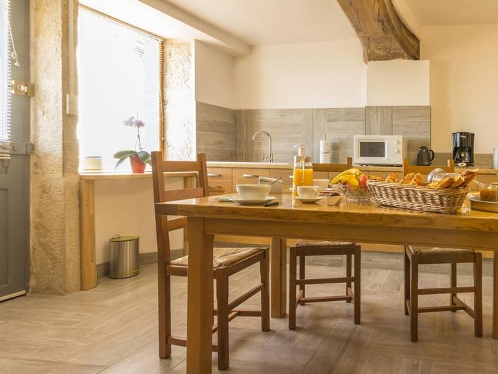 Charmantes Zimmer mit Klimaanlage in Ruhigem Weiler in Châtellenot, Beaune und Umgebung