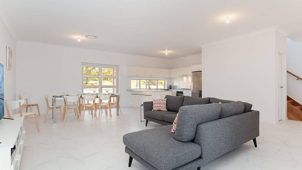 5 Bent Street - großes Haus mit Foxtel & Aircon in Fingal Bay, Hunter Valley