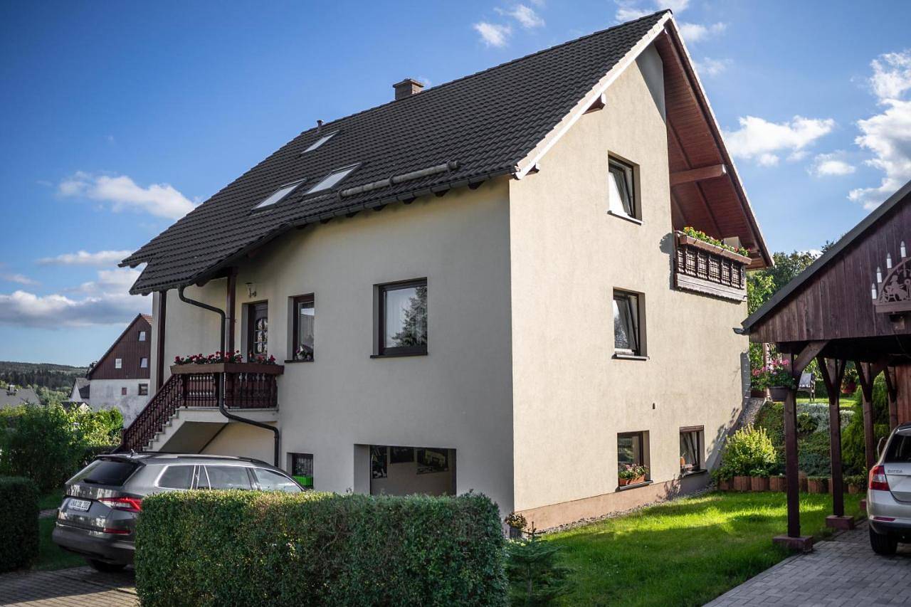 Ganze Wohnung, Ferienwohnung in ruhiger Waldrandlage in Bärenstein, Erzgebirge