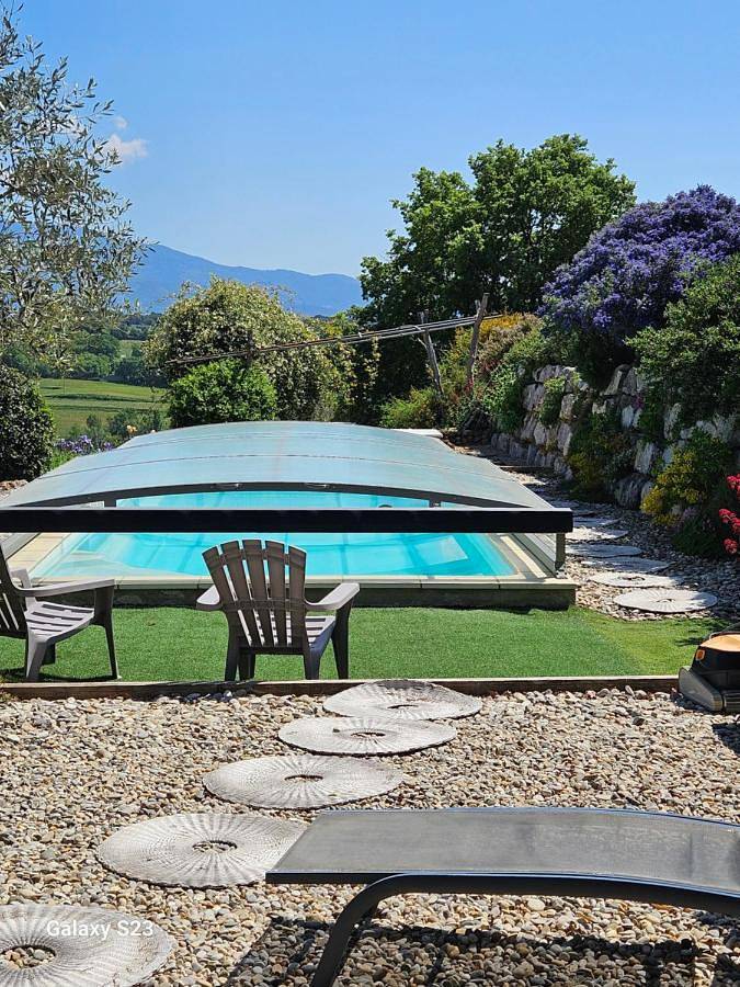 Gîte pour 2 personnes, avec vue ainsi que terrasse et piscine à Puyméras - 4