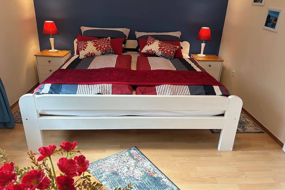 Ganze Wohnung, Ferienwohnung am Rennsteig, direkt bei Eisenach, am Südhang der Wartburg gelegen in Wartburg, Wolfsburg-Unkeroda