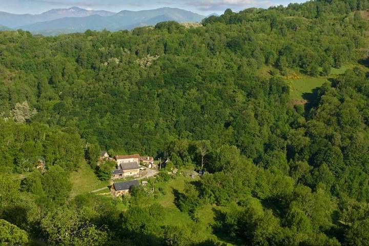 Location de vacances pour 4 personnes, avec jardin et vue, animaux acceptés dans Lacourt