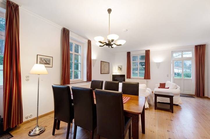 Ganze Ferienwohnung, Gut Rattelvitz, Parterre A Ost in Gingst, Rügen