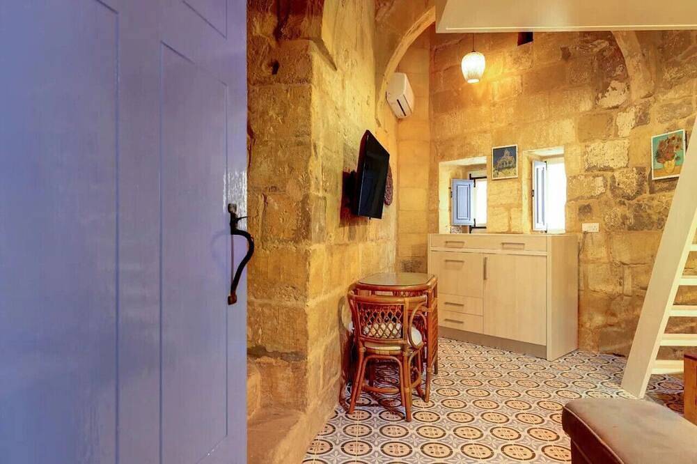 Apartamento inteiro, Timeless Elegance: 900-Year-Old Renovated Studio in Victoria (Malta), Gozo (Malta)