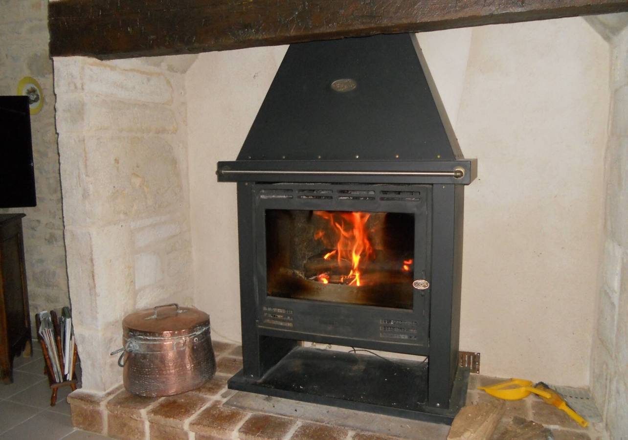 Bed and Breakfast 'Chambre Camélia' with Shared Garden and Air Conditioning in Saint-Denis-lès-Martel, Lot