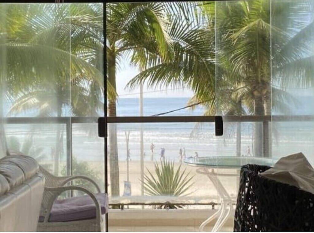 Ganze Wohnung, Apt vor dem Strand von Asturien. Fuß in den Sand. Geeignet für 8 Gäste. in Guarujá, Baixada Santista