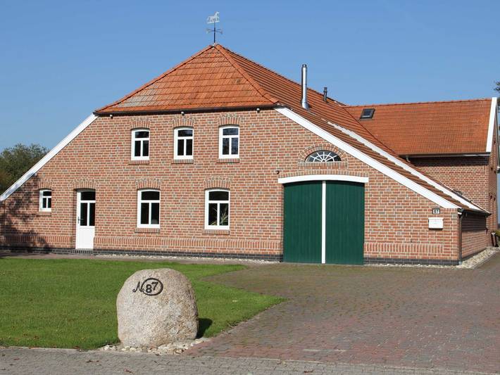 Ferienwohnung für 2 Personen, mit Terrasse und Garten sowie Sauna in Leer und Umgebung