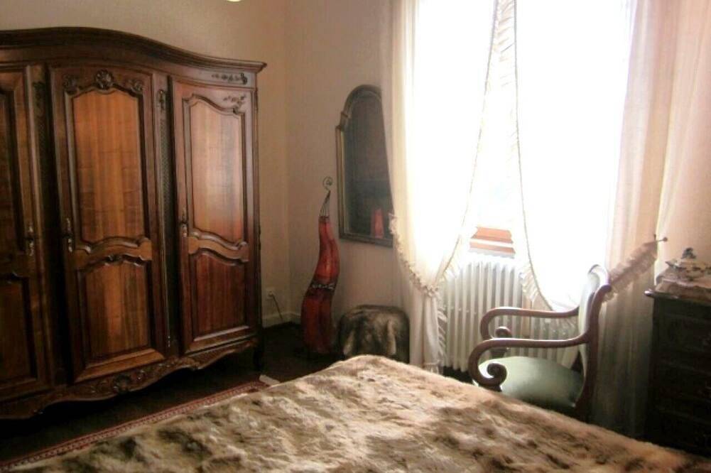 Appartement entier, Gite Chez Xavier     2 Pieces Terrasse   Premier Etage Haguenau in Haguenau, Nord de l'Alsace