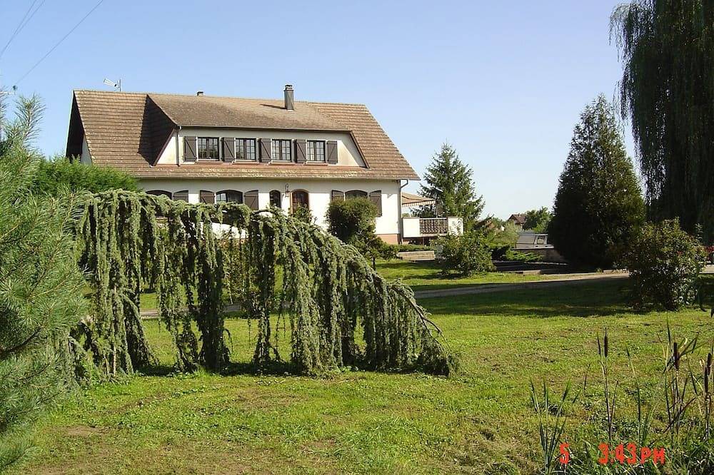 Entire apartment, Appartement Confortable au Dernier Étage D'une Maison Cadre Champêtre in Durrenbach, Wissembourg region