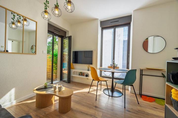 Appartement de vacances pour 2 personnes, avec vue sur le lac ainsi que terrasse et vue