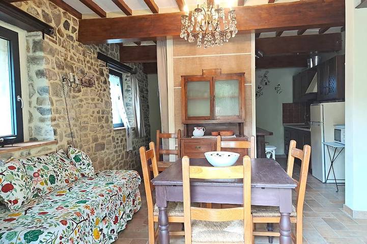 Ferienwohnung für 3 Personen, mit Balkon und Garten