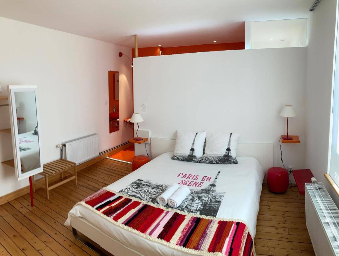 Double Room with Private Bathroom in Vienne-le-Château, Marne