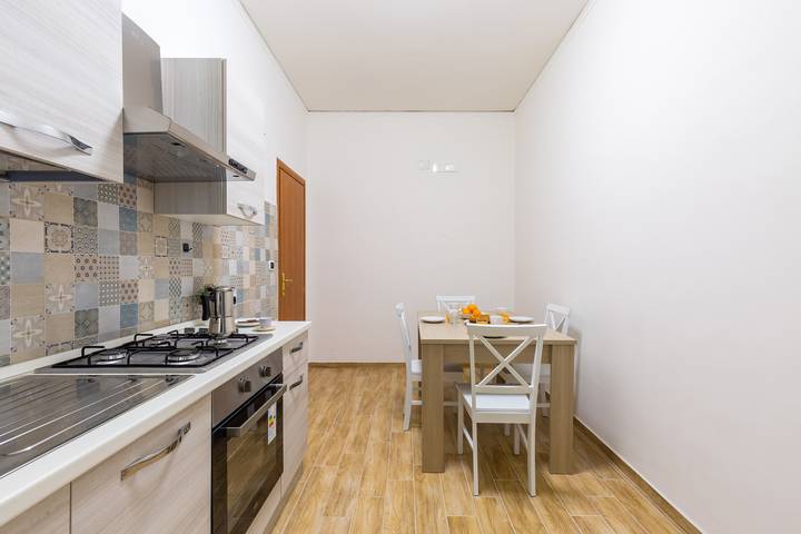Gîte pour 8 personnes, avec balcon à Naples - 2