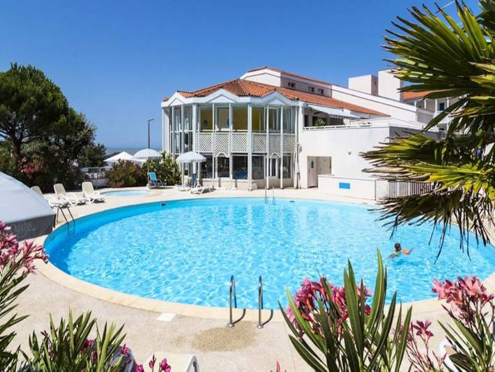 Location de vacances pour 3 personnes, avec piscine, adapté aux familles à Fouras