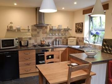 Log Cabin for 2 People in Beddgelert, Gwynedd, Photo 2