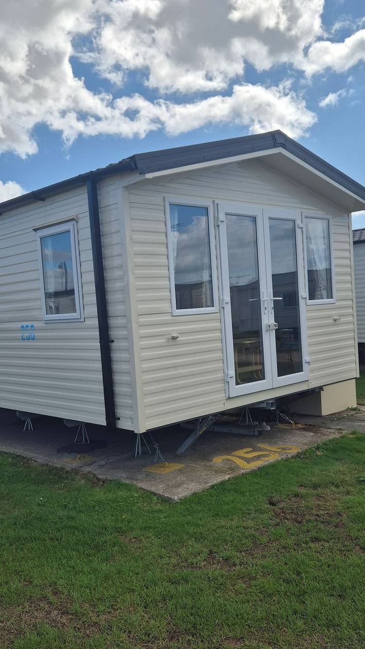 Holiday letting for 8 people in Camber