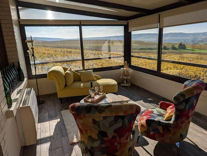 Gîte pour 4 personnes, avec vue et terrasse à Leuvrigny