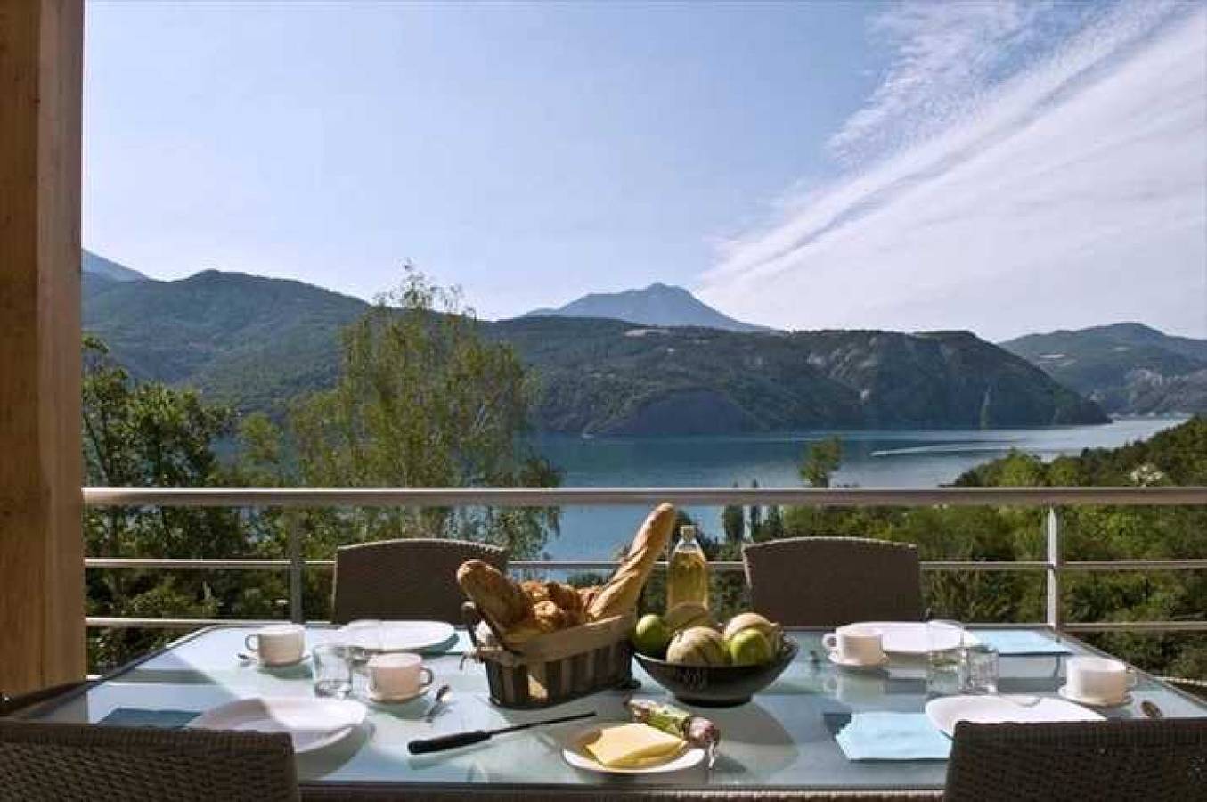 Entire apartment, Appartement 3 étoiles - Piscine  - efbgia in Chorges, Écrins National Park