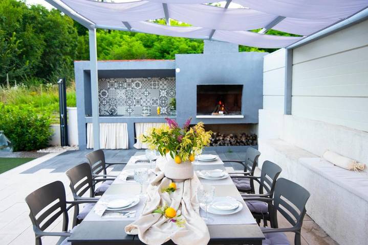 Villa pour 6 personnes, avec jardin ainsi que piscine et vue, animaux acceptés à Sinj - 4