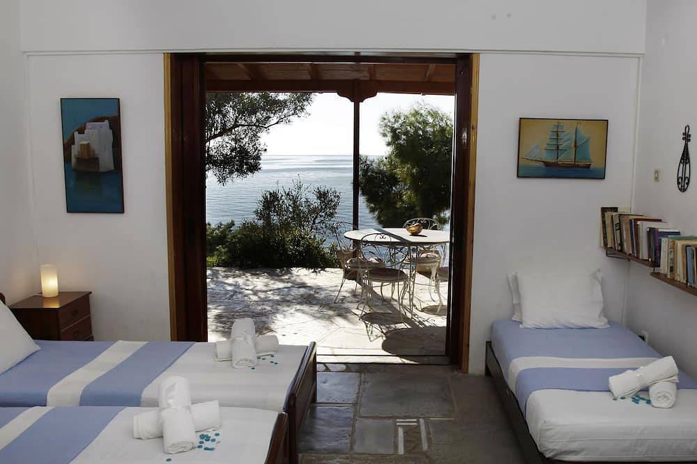 Sea Shore Vacation Villa, Redrock, Attika,Corinth, Aegean, Greece, Mediterranean in Agii Theodori, Korinthia