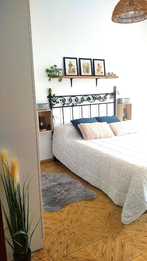 Apartamento para 5 personas, con vistas además de jardín y terraza en Castrillón