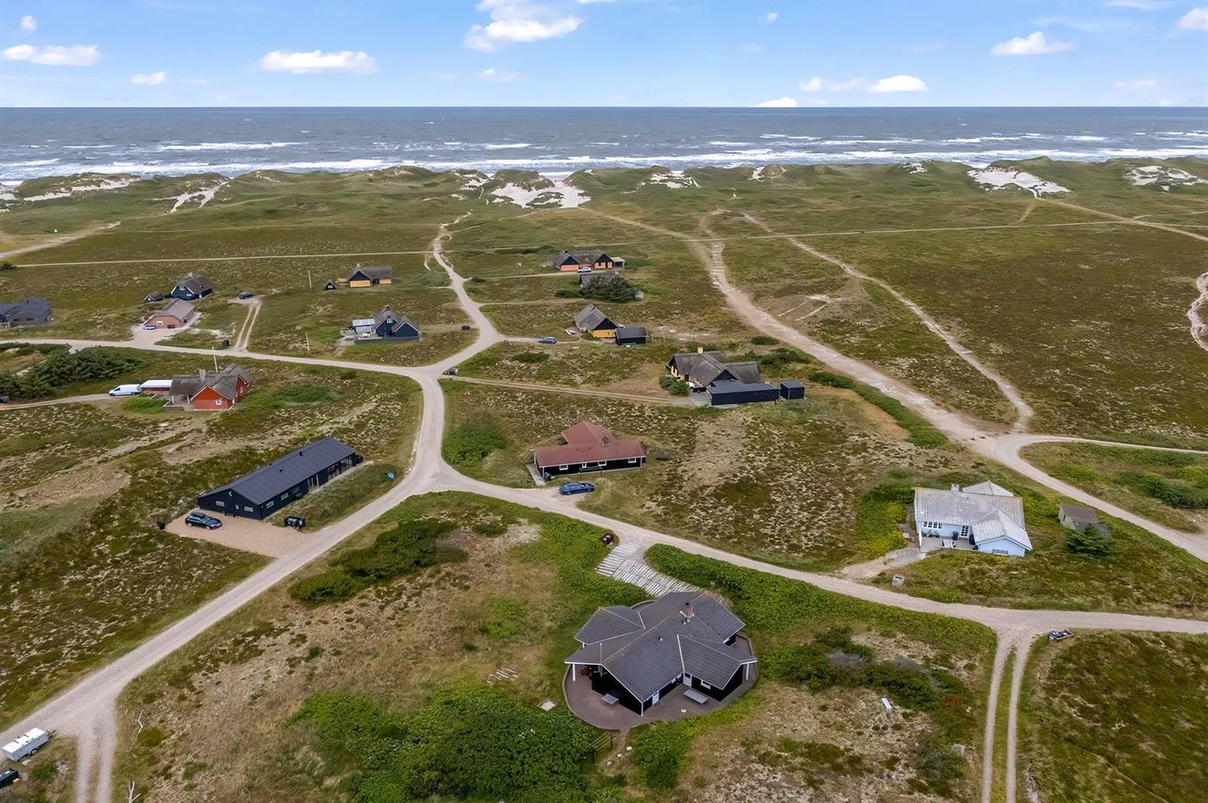 Stunning home in Hvide Sande w/ 4 Bedrooms, Sauna and Wifi in Skodbjerge, Hvide Sande