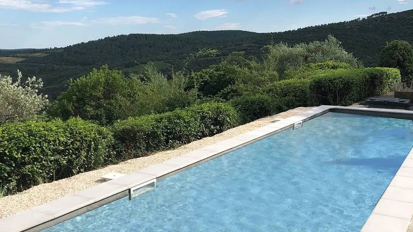 Location de vacances pour 9 personnes, avec jardin et piscine à Berlou - 2