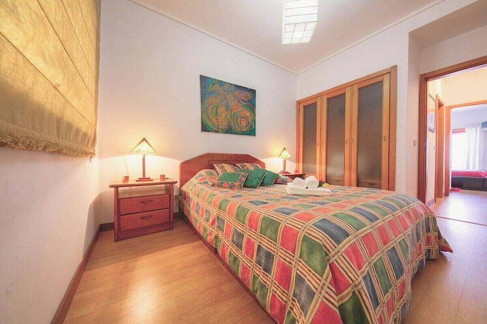 Ganze Wohnung, Apartment with Terrace 100m from the Beach in Praia da Barra, Gafanha da Nazaré